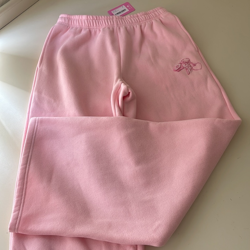 Edikted Keychain Cutie Pink Sweatpants Size Small - Picture 2 of 8